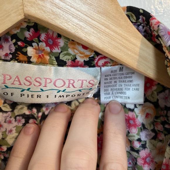 90s Flower Print Crop Top (Tied) - Picture 4 of 6